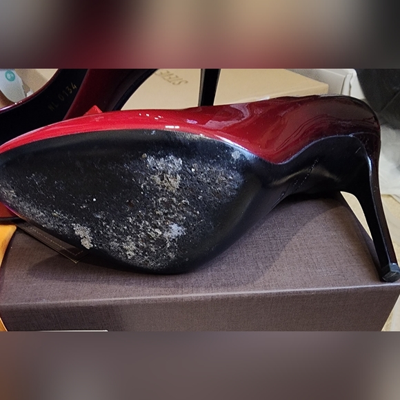 Twice worn original Louis Vuitton ombre Heels. - Picture 4 of 6